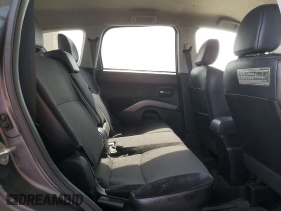 ✅ 2012 Mitsubishi Outlander SE • VIN: JA4AS3AW4CU027714 • Lot: 57773435. Wystawiony na Copart z przebiegiem 148 897 mil. Bezpłatny archiwum sprzedaży aukcyjnych z USA i szczegółowy raport historii pojazdu na DreamBid. Zdjęcie 11.