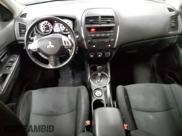 2013 Mitsubishi Outlander ES z VIN 4A4AR3AU4DE022503, wystawiony jako Copart lot #66431525 z przebiegiem 84 299 mil mil oraz Szkoda całkowita • Salvage title. Historia ofert i sprzedaży dostępna na DreamBid. Obrazek 8.