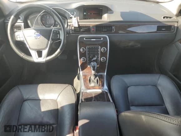 ✅ 2016 Volvo XC70 T5 Drive-E Premier • VIN: YV440MBK7G1255561 • Lot: 80126065. Wystawiony na Copart z przebiegiem 137 828 mil. Bezpłatny archiwum sprzedaży aukcyjnych z USA i szczegółowy raport historii pojazdu na DreamBid. Zdjęcie 8.