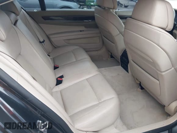 ✅ 2012 BMW 7 Series 750Li • VIN: WBAKB8C52CDX20452 • Lot: 41770824. Wystawiony na IAAI z przebiegiem 80 281 mil. Bezpłatny archiwum sprzedaży aukcyjnych z USA i szczegółowy raport historii pojazdu na DreamBid. Zdjęcie 8.