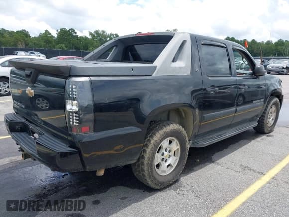 ✅ 2007 Chevrolet Avalanche LTZ • VIN: 3GNFK12327G119067 • Лот: 42949086. Опубликован ранее на IAAI с пробегом 287 417 миль. Бесплатный доступ к архиву аукционных продаж из США и подробный отчёт об истории автомобиля на DreamBid. Изображение 4.