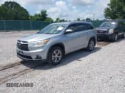✅ 2014 Toyota Highlander XLE • VIN: 5TDJKRFH2ES049074 • Lot: 42776798. Listed on IAAI with 106,238 mi. Free auction sales archive from the USA and detailed vehicle history report at DreamBid. Image 2.