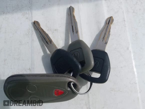 ✅ 2004 Acura MDX • VIN: 2HNYD18284H560301 • Lot: 42432224. Listed on IAAI with 223,181 mi. Free auction sales archive from the USA and detailed vehicle history report at DreamBid. Image 11.