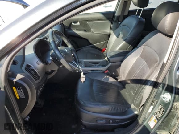 ✅ 2014 Kia Sportage EX • VIN: KNDPC3AC3E7562800 • Lot: 81058905. Listed on Copart with 187,615 mi. Free auction sales archive from the USA and detailed vehicle history report at DreamBid. Image 7.