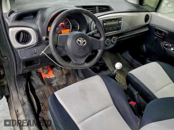 ✅ 2012 Toyota Yaris LE • VIN: JTDJTUD32CD513089 • Лот: 95455905. Опубликован ранее на Copart с пробегом 175 743 миль. Бесплатный доступ к архиву аукционных продаж из США и подробный отчёт об истории автомобиля на DreamBid. Изображение 8.