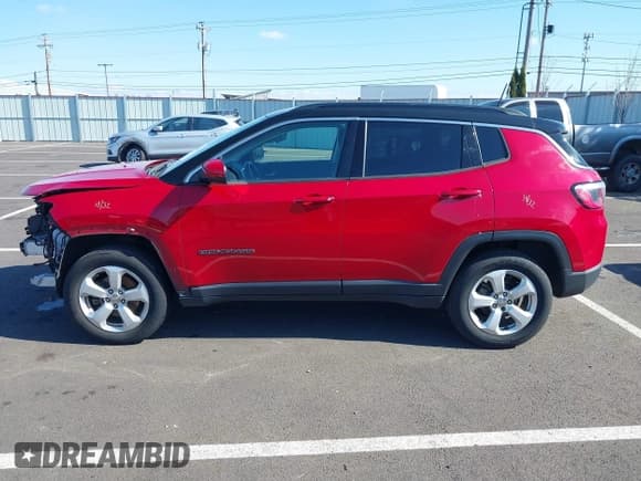 ✅ 2018 Jeep Compass Latitude • VIN: 3C4NJDBB5JT127730 • Lot: 41701871. Wystawiony na IAAI z przebiegiem 136 544 mil. Bezpłatny archiwum sprzedaży aukcyjnych z USA i szczegółowy raport historii pojazdu na DreamBid. Zdjęcie 15.