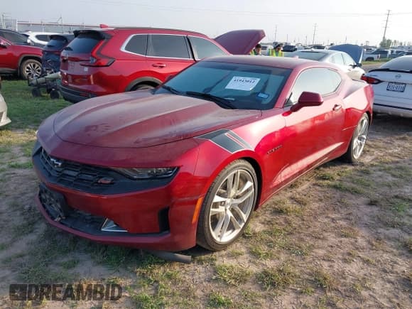 ✅ 2021 Chevrolet Camaro 1LS • VIN: 1G1FB1RX1M0121709 • Lot: 41943012. Wystawiony na IAAI z przebiegiem Nie podano. Bezpłatny archiwum sprzedaży aukcyjnych z USA i szczegółowy raport historii pojazdu na DreamBid. Zdjęcie 2.