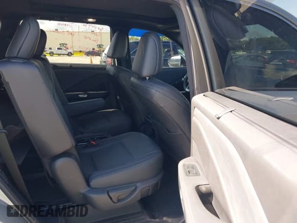 ✅ 2024 Lexus TX 350 • VIN: 5TDAAAA67RS006365 • Lot: 43029987. Wystawiony na IAAI z przebiegiem 32 805 mil. Bezpłatny archiwum sprzedaży aukcyjnych z USA i szczegółowy raport historii pojazdu na DreamBid. Zdjęcie 8.