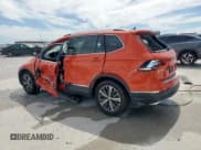 ✅ 2018 Volkswagen Tiguan SEL • VIN: 3VV3B7AX6JM021060 • Lot: 57887515. Wystawiony na Copart z przebiegiem 20 176 mil. Bezpłatny archiwum sprzedaży aukcyjnych z USA i szczegółowy raport historii pojazdu na DreamBid. Zdjęcie 2.