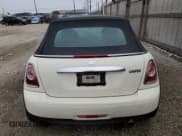 ✅ 2014 MINI Convertible • VIN: WMWZN3C55ET860996 • Lot: 43663525. Wystawiony na Copart z przebiegiem 140 387 mil. Bezpłatny archiwum sprzedaży aukcyjnych z USA i szczegółowy raport historii pojazdu na DreamBid. Zdjęcie 6.