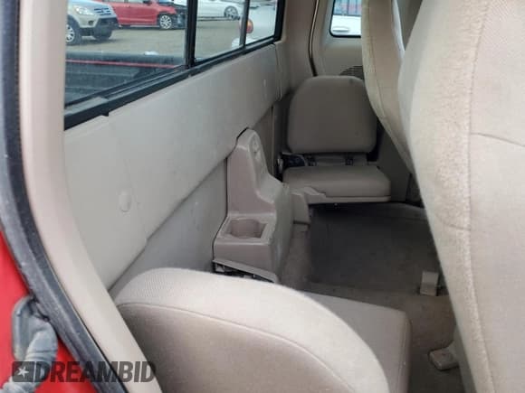 ✅ 1999 Ford Ranger XL • VIN: 1FTZR15V5XPB46886 • Lot: 70596585. Wystawiony na Copart z przebiegiem 156 804 mil. Bezpłatny archiwum sprzedaży aukcyjnych z USA i szczegółowy raport historii pojazdu na DreamBid. Zdjęcie 10.