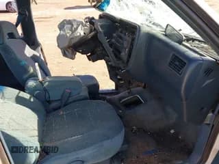 ✅ 1995 Chevrolet S-10 LS • VIN: 1GCCS19Z1SK193216 • Лот: 41452381. Опубликован ранее на IAAI с пробегом 170 800 миль. Бесплатный доступ к архиву аукционных продаж из США и подробный отчёт об истории автомобиля на DreamBid. Изображение 5.