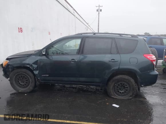 ✅ 2010 Toyota RAV4 Limited • VIN: 2T3DK4DV6AW035129 • Lot: 43554788. Listed on IAAI with 154,057 mi. Free auction sales archive from the USA and detailed vehicle history report at DreamBid. Image 14.