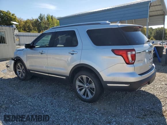✅ 2018 Ford Explorer Limited • VIN: 1FM5K7F80JGA04558 • Lot: 89850975. Wystawiony na Copart z przebiegiem 89 888 mil. Bezpłatny archiwum sprzedaży aukcyjnych z USA i szczegółowy raport historii pojazdu na DreamBid. Zdjęcie 2.