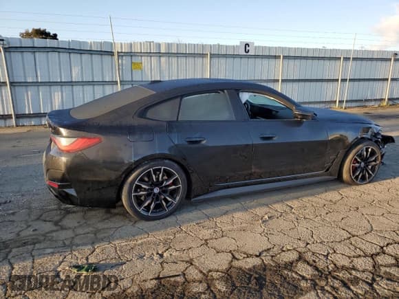 ✅ 2022 BMW i4 M50 • VIN: WBY33AW07NFN01567 • Lot: 50090854. Wystawiony na Copart z przebiegiem 18 465 mil. Bezpłatny archiwum sprzedaży aukcyjnych z USA i szczegółowy raport historii pojazdu na DreamBid. Zdjęcie 3.