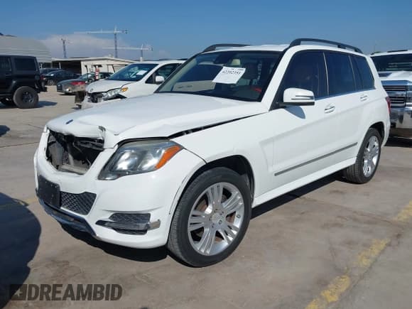 ✅ 2013 Mercedes-Benz GLK 350 • VIN: WDCGG5HB6DG082627 • Lot: 42202351. Listed on IAAI with 156,813 mi. Free auction sales archive from the USA and detailed vehicle history report at DreamBid. Image 2.