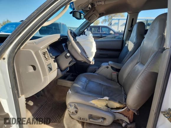✅ 2002 Dodge Durango SLT Plus • VIN: 1B4HS58N82F145908 • Lot: 81992845. Listed on Copart with 200,794 mi. Free auction sales archive from the USA and detailed vehicle history report at DreamBid. Image 7.