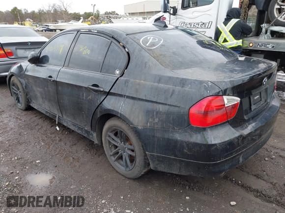 ✅ 2007 BMW 3 Series 328xi • VIN: WBAVC935X7K032166 • Лот: 41970432. Опубликован ранее на IAAI с пробегом Не указан. Бесплатный доступ к архиву аукционных продаж из США и подробный отчёт об истории автомобиля на DreamBid. Изображение 3.