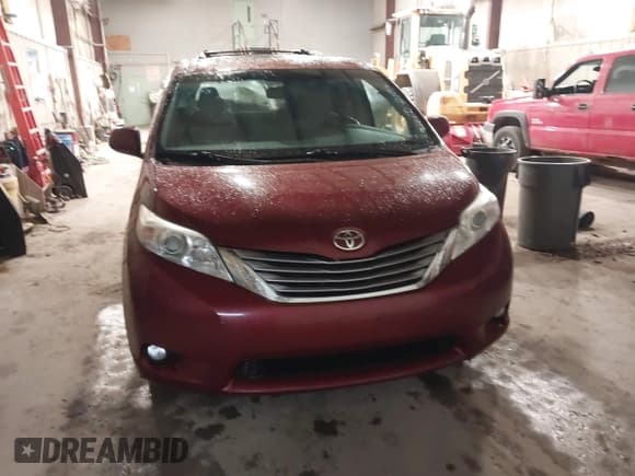 ✅ 2015 Toyota Sienna Limited • VIN: 5TDDK3DC9FS121889 • Lot: 41739208. Listed on IAAI with 194,548 mi. Free auction sales archive from the USA and detailed vehicle history report at DreamBid. Image 12.