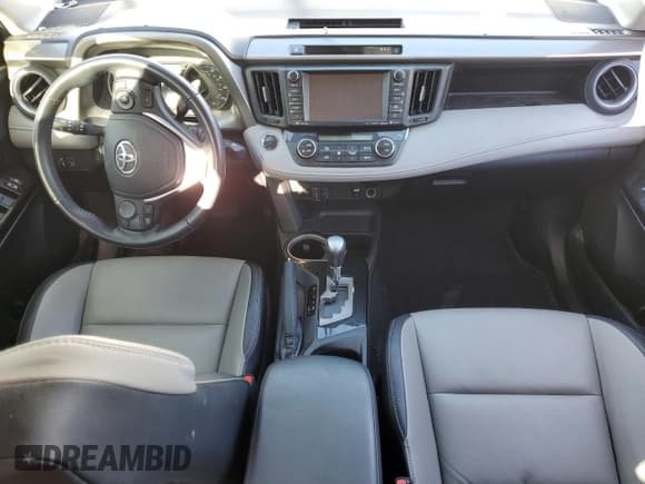 ✅ 2018 Toyota RAV4 Limited • VIN: 2T3YFREV7JW461283 • Lot: 87471955. Wystawiony na Copart z przebiegiem 137 572 mil. Bezpłatny archiwum sprzedaży aukcyjnych z USA i szczegółowy raport historii pojazdu na DreamBid. Zdjęcie 8.