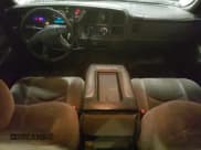 ✅ 2003 Chevrolet Silverado 2500HD LS • VIN: 1GCHK23133F156046 • Lot: 85006365. Wystawiony na Copart z przebiegiem Nie podano. Bezpłatny archiwum sprzedaży aukcyjnych z USA i szczegółowy raport historii pojazdu na DreamBid. Zdjęcie 8.