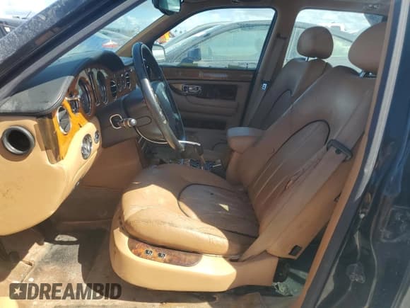 ✅ 2000 Rolls-Royce Silver Seraph • VIN: SCALA61E1YCX04832 • Лот: 74714914. Опубликован ранее на Copart с пробегом Не указан. Бесплатный доступ к архиву аукционных продаж из США и подробный отчёт об истории автомобиля на DreamBid. Изображение 7.