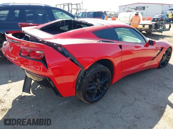 ✅ 2016 Chevrolet Corvette Z51 1LT • VIN: 1G1YH2D70G5115623 • Lot: 43226548. Wystawiony na IAAI z przebiegiem 32 467 mil. Bezpłatny archiwum sprzedaży aukcyjnych z USA i szczegółowy raport historii pojazdu na DreamBid. Zdjęcie 4.