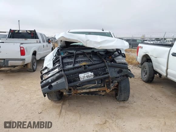 ✅ 2019 Chevrolet Silverado 2500HD LT • VIN: 1GC1KSEG3KF123629 • Lot: 41554328. Wystawiony na IAAI z przebiegiem Nie podano. Bezpłatny archiwum sprzedaży aukcyjnych z USA i szczegółowy raport historii pojazdu na DreamBid. Zdjęcie 12.