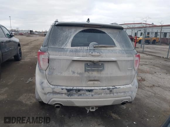 ✅ 2016 Ford Explorer XLT • VIN: 1FM5K8D82GGC84761 • Lot: 41865916. Wystawiony na IAAI z przebiegiem 226 883 mil. Bezpłatny archiwum sprzedaży aukcyjnych z USA i szczegółowy raport historii pojazdu na DreamBid. Zdjęcie 16.