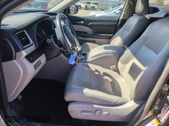 ✅ 2018 Toyota Highlander Hybrid Limited • VIN: 5TDDGRFH7JS037916 • Lot: 50567695. Listed on Copart with 96,677 mi. Free auction sales archive from the USA and detailed vehicle history report at DreamBid. Image 7.
