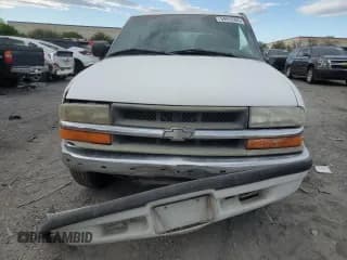 ✅ 2000 Chevrolet Blazer LS • VIN: 1GNCS18W6YK108426 • Lot: 54915225. Wystawiony na Copart z przebiegiem 150 041 mil. Bezpłatny archiwum sprzedaży aukcyjnych z USA i szczegółowy raport historii pojazdu na DreamBid. Zdjęcie 5.