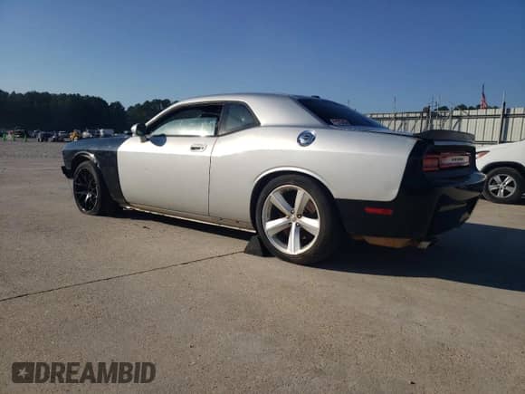 2009 Dodge Challenger SRT-8 z VIN 2B3LJ74W29H563241, wystawiony jako Copart lot #73367354 z przebiegiem Nie podano mil oraz Czysty tytuł • Clean title. Historia ofert i sprzedaży dostępna na DreamBid. Obrazek 2.