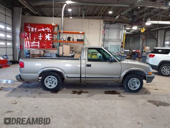 ✅ 2000 Chevrolet S-10 LS • VIN: 1GCCS1449YK187118 • Лот: 41278247. Опубликован ранее на IAAI с пробегом Не указан. Бесплатный доступ к архиву аукционных продаж из США и подробный отчёт об истории автомобиля на DreamBid. Изображение 13.