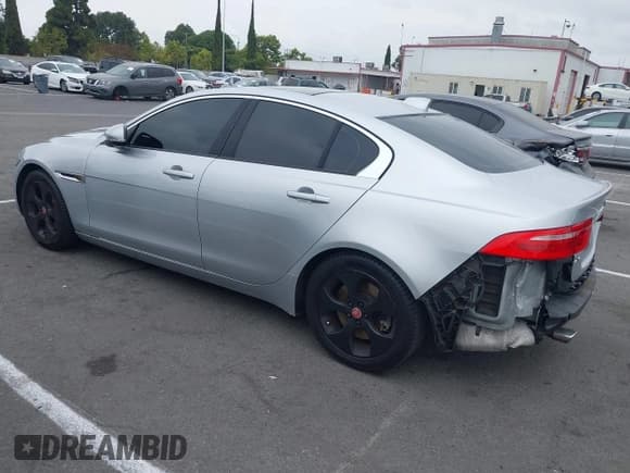 ✅ 2017 Jaguar XE 25t • VIN: SAJAR4BG4HA976298 • Lot: 42579198. Listed on IAAI with 107,076 mi. Free auction sales archive from the USA and detailed vehicle history report at DreamBid. Image 3.