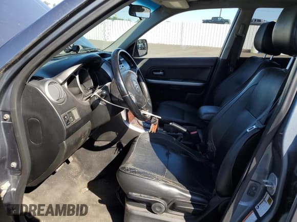 ✅ 2006 Suzuki Grand Vitara Luxury • VIN: JS3TD947864101142 • Лот: 80312535. Опубликован ранее на Copart с пробегом 212 436 миль. Бесплатный доступ к архиву аукционных продаж из США и подробный отчёт об истории автомобиля на DreamBid. Изображение 7.