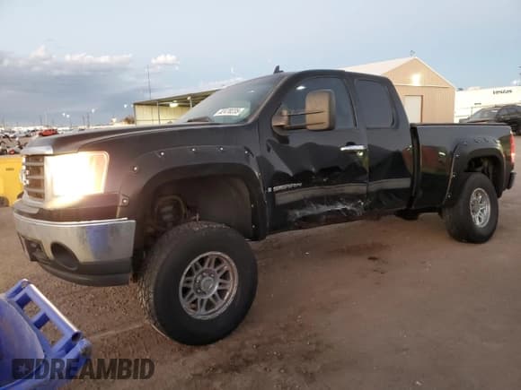 ✅ 2008 GMC Sierra 1500 SLE1 • VIN: 1GTEK19038Z146683 • Лот: 82470235. Опубликован ранее на Copart с пробегом 134 765 миль. Бесплатный доступ к архиву аукционных продаж из США и подробный отчёт об истории автомобиля на DreamBid. Изображение 1.