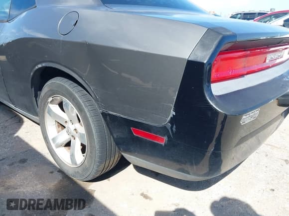 ✅ 2009 Dodge Challenger SE • VIN: 2B3LJ44VX9H594615 • Lot: 41648601. Wystawiony na IAAI z przebiegiem 177 377 mil. Bezpłatny archiwum sprzedaży aukcyjnych z USA i szczegółowy raport historii pojazdu na DreamBid. Zdjęcie 13.