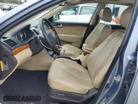 2010 Hyundai Sonata Limited z VIN 5NPEU4AF7AH638481, wystawiony jako Copart lot #70372304 z przebiegiem 109 743 mil mil oraz Szkoda całkowita • Salvage title. Historia ofert i sprzedaży dostępna na DreamBid. Obrazek 7.