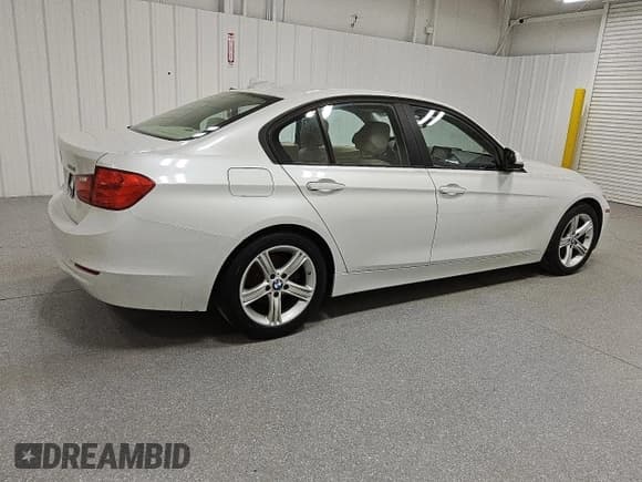 ✅ 2014 BMW 3 Series 328i • VIN: WBA3C1C50EK117555 • Lot: 83964545. Listed on Copart with 88,578 mi. Free auction sales archive from the USA and detailed vehicle history report at DreamBid. Image 3.
