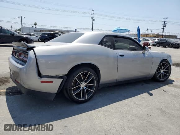 ✅ 2017 Dodge Challenger R/T Scat Pack • VIN: 2C3CDZFJ8HH617261 • Lot: 58789395. Wystawiony na Copart z przebiegiem 97 905 mil. Bezpłatny archiwum sprzedaży aukcyjnych z USA i szczegółowy raport historii pojazdu na DreamBid. Zdjęcie 3.