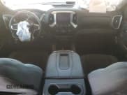 ✅ 2021 Chevrolet Silverado 1500 RST • VIN: 3GCUYEED3MG265144 • Lot: 70139764. Wystawiony na Copart z przebiegiem 47 877 mil. Bezpłatny archiwum sprzedaży aukcyjnych z USA i szczegółowy raport historii pojazdu na DreamBid. Zdjęcie 8.