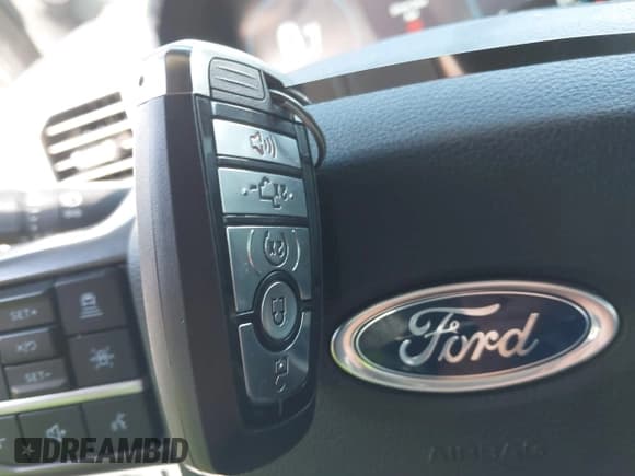 ✅ 2021 Ford F-150 XL • VIN: 1FTFW1E87MKD38082 • Lot: 42706160. Wystawiony na IAAI z przebiegiem 84 308 mil. Bezpłatny archiwum sprzedaży aukcyjnych z USA i szczegółowy raport historii pojazdu na DreamBid. Zdjęcie 11.