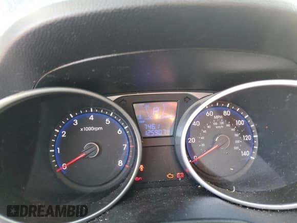 2015 Hyundai Tucson GLS z VIN KM8JT3AF7FU087988, wystawiony jako Copart lot #68188452 z przebiegiem 125 907 mil mil oraz . Historia ofert i sprzedaży dostępna na DreamBid. Obrazek 9.