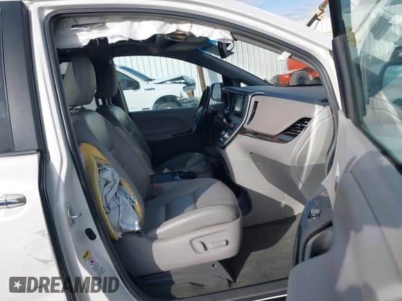 ✅ 2016 Toyota Sienna XLE • VIN: 5TDYK3DC3GS699067 • Lot: 43728442. Wystawiony na IAAI z przebiegiem 139 290 mil. Bezpłatny archiwum sprzedaży aukcyjnych z USA i szczegółowy raport historii pojazdu na DreamBid. Zdjęcie 5.