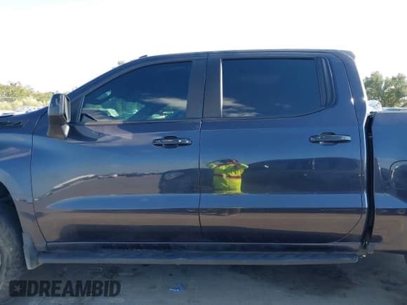 ✅ 2023 Chevrolet Silverado 1500 LT Trail Boss • VIN: 3GCUDFED1PG115376 • Lot: 43402686. Wystawiony na IAAI z przebiegiem 38 712 mil. Bezpłatny archiwum sprzedaży aukcyjnych z USA i szczegółowy raport historii pojazdu na DreamBid. Zdjęcie 15.