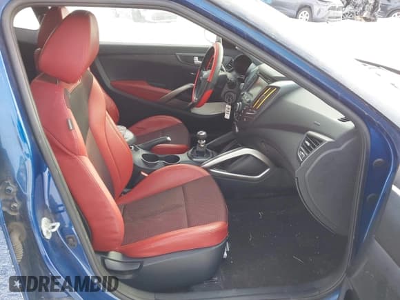 ✅ 2016 Hyundai Veloster Turbo Rally Edition • VIN: KMHTC6AE2GU267088 • Lot: 41561388. Wystawiony na IAAI z przebiegiem 98 157 mil. Bezpłatny archiwum sprzedaży aukcyjnych z USA i szczegółowy raport historii pojazdu na DreamBid. Zdjęcie 5.