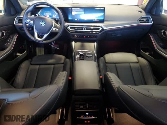 ✅ 2024 BMW 3 Series 330e xDrive • VIN: 3MW39FS00R8E43459 • Лот: 51150135. Опубликован ранее на Copart с пробегом 24 047 миль. Бесплатный доступ к архиву аукционных продаж из США и подробный отчёт об истории автомобиля на DreamBid. Изображение 8.