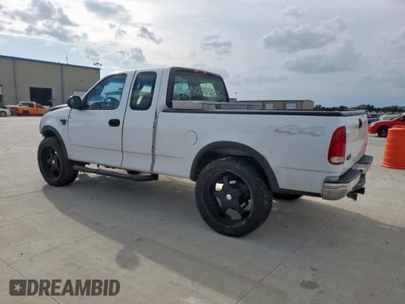 ✅ 2000 Ford F-150 XL • VIN: 1FTRX18L7YNB50273 • Lot: 70456245. Wystawiony na Copart z przebiegiem Nie podano. Bezpłatny archiwum sprzedaży aukcyjnych z USA i szczegółowy raport historii pojazdu na DreamBid. Zdjęcie 2.