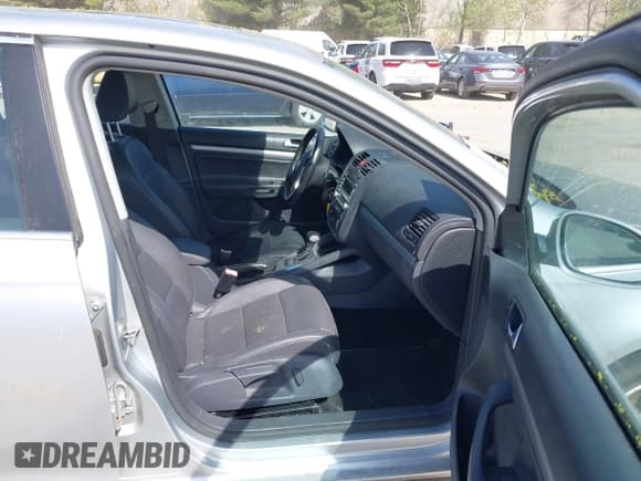 ✅ 2009 Volkswagen Jetta SE • VIN: 3VWRZ71K59M141501 • Лот: 42159308. Опубликован ранее на IAAI с пробегом 120 483 миль. Бесплатный доступ к архиву аукционных продаж из США и подробный отчёт об истории автомобиля на DreamBid. Изображение 5.