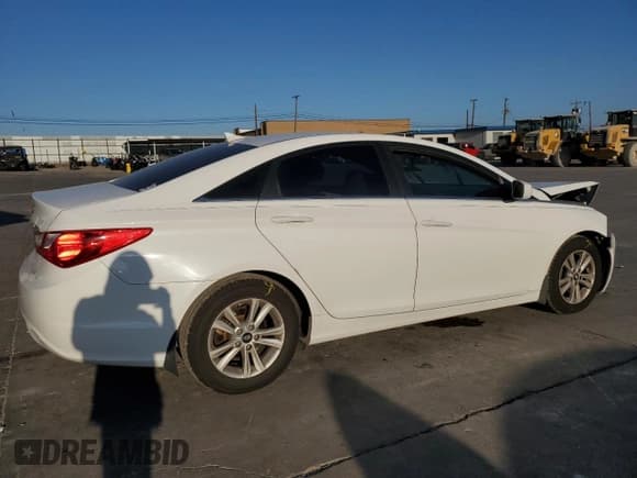 ✅ 2012 Hyundai Sonata GLS • VIN: 5NPEB4AC7CH440577 • Lot: 72569374. Listed on Copart with 181,871 mi. Free auction sales archive from the USA and detailed vehicle history report at DreamBid. Image 3.